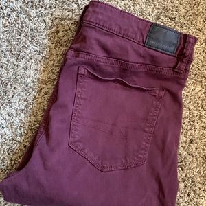American Eagle Jegging. Maroon. Size 10. Hi rise.